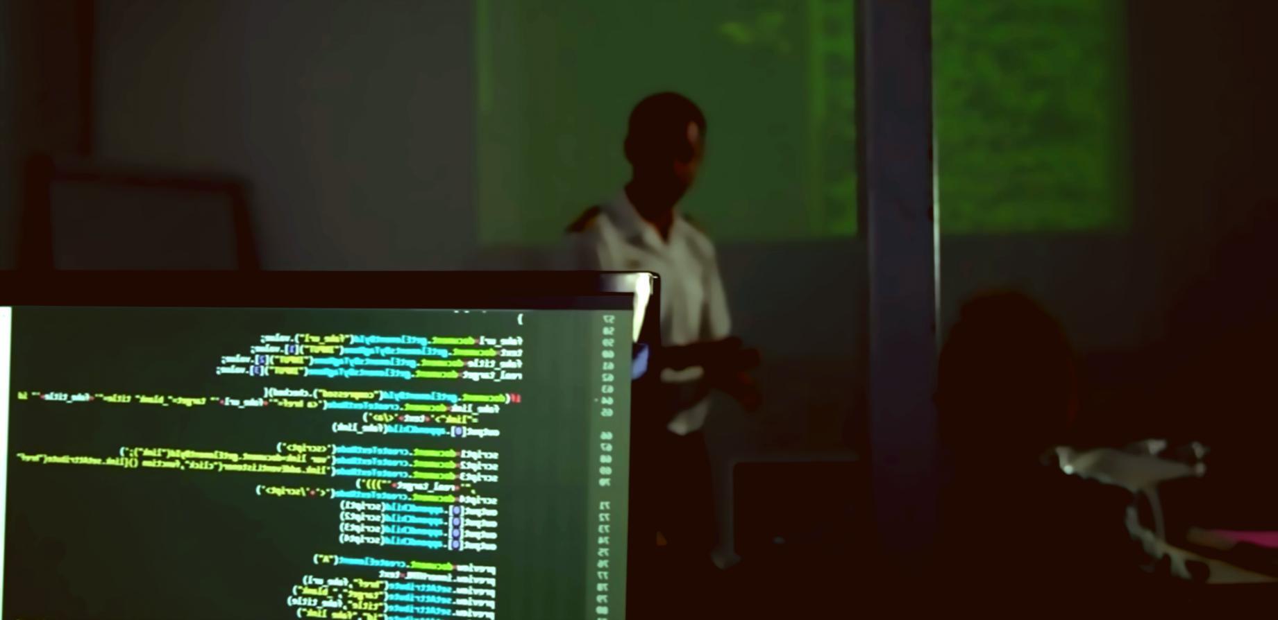 Kursteilnehmer bei der praktischen Arbeit